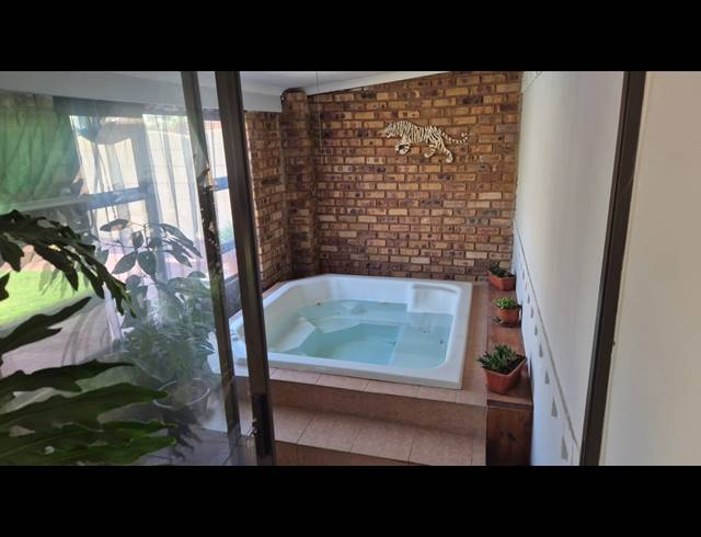 3 BEDROOM HOUSE FOR SALE IN BRENTHURST